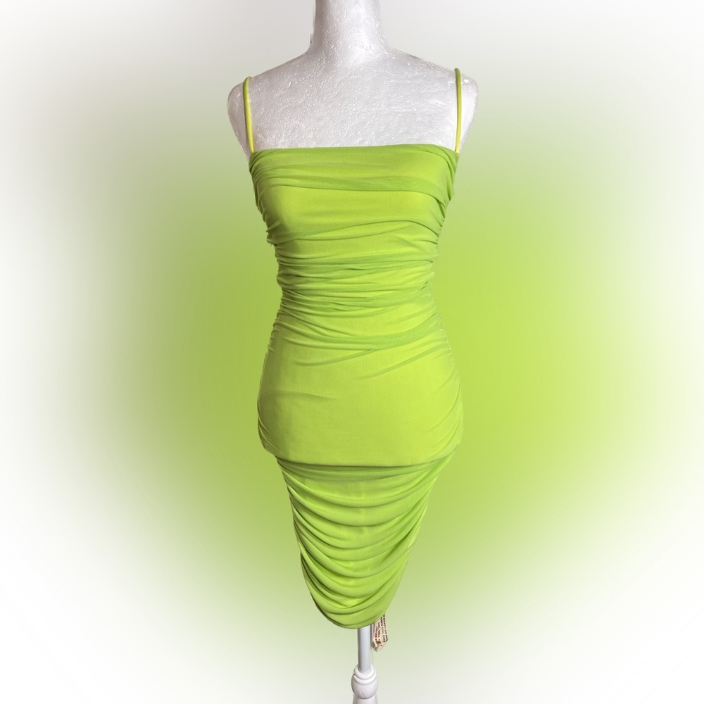 NWT 🏷️ Oh Polly ruched dress sz US 4